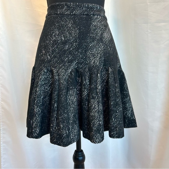 BANANA Republic black white abstract print skater circle skirt Sz 12 NWOT - Picture 3 of 12